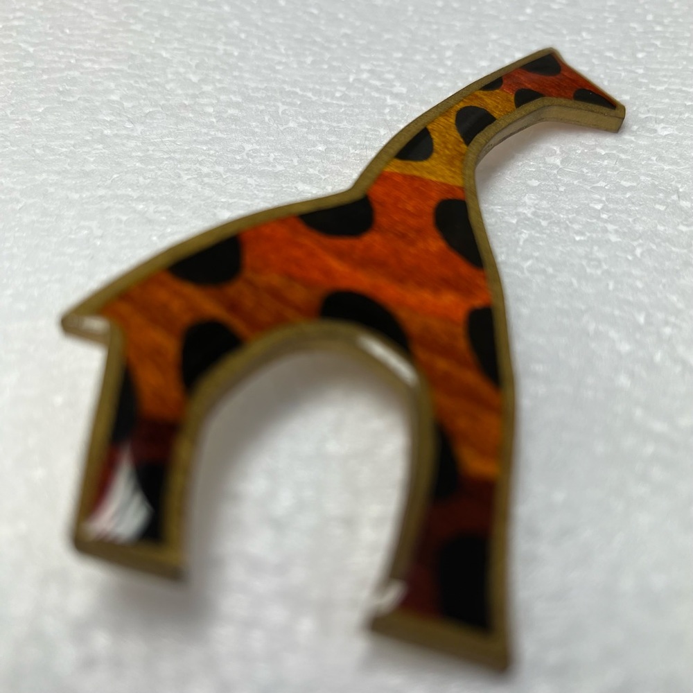 Large, vintage GIRAFFE pin brooch. - Picture 7 of 10